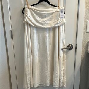 Abercrombie & Fitch Ivory Cream Flowy Skirt.  NWT.